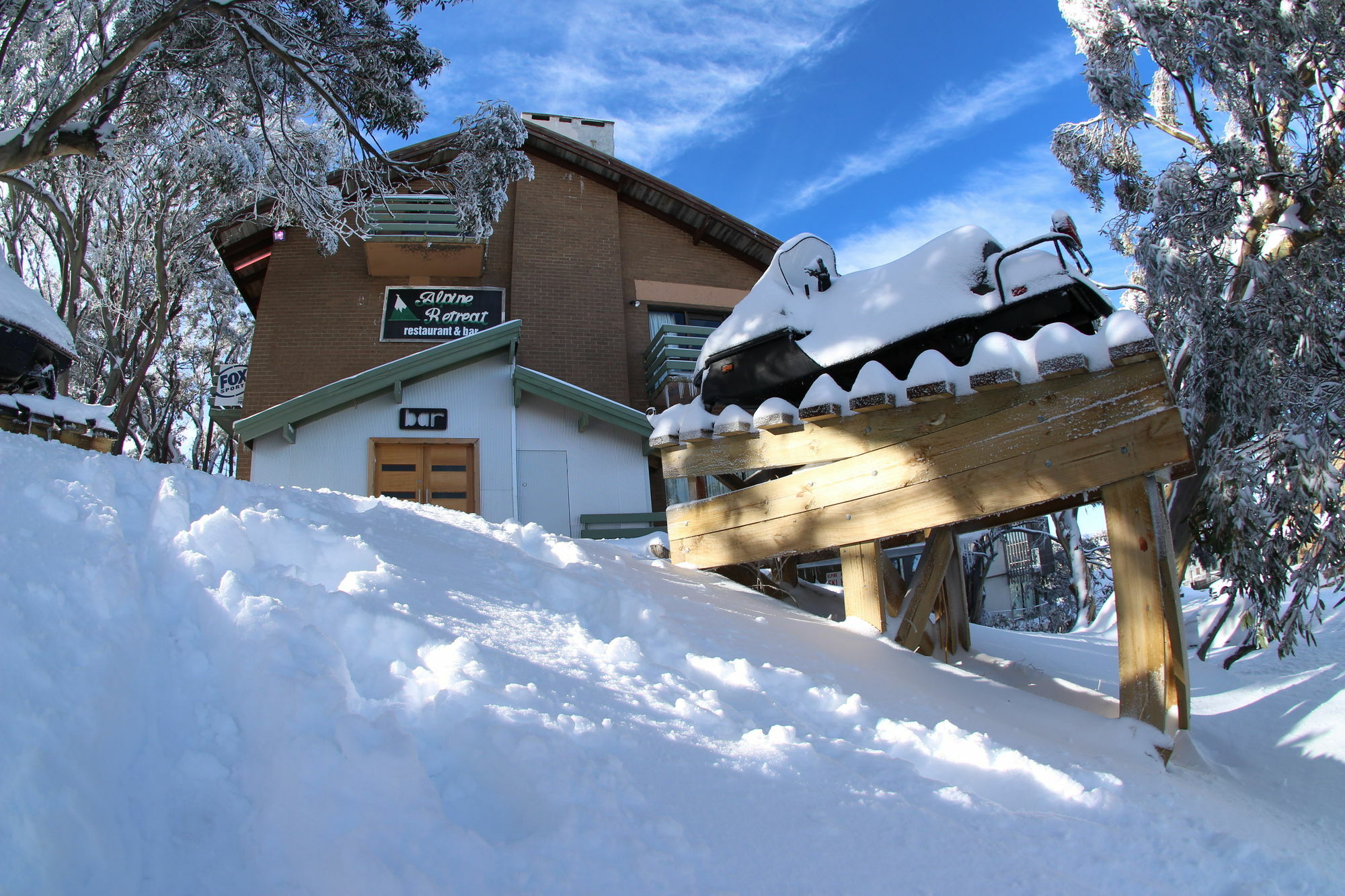 Отель Alpine Retreat Mt Buller Маунт-Буллер Экстерьер фото